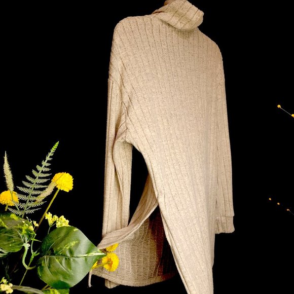 Chic Turtle Neck Full Sleeves Top – the epitome of comfort and style! - Picture 1 of 5